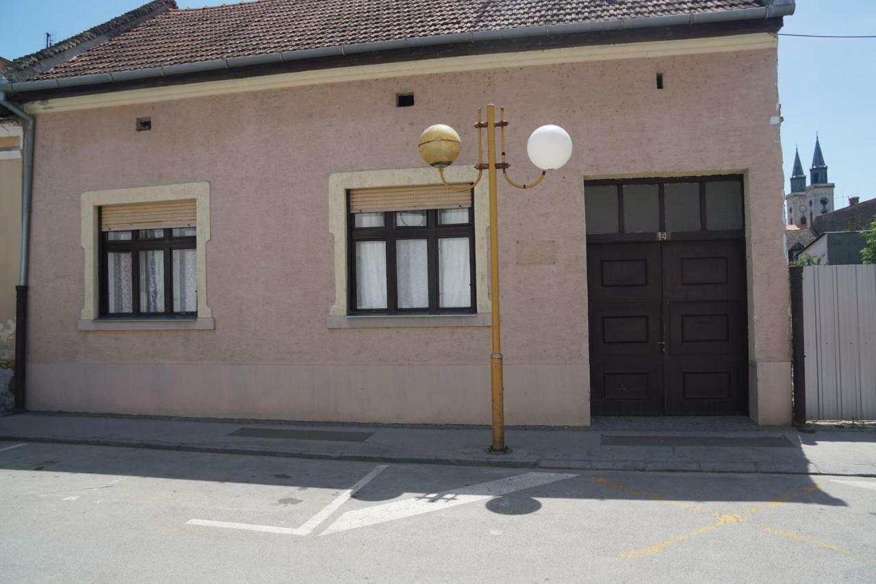 Somborski salas - strogi centar Exterior foto